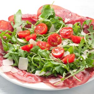 bresaola, rucola, grana e pomodorini